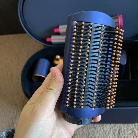 Dyson Prussian blue airwrap with extra long barrel - Picture 7 of 11